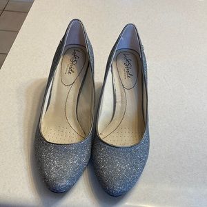 LifeStride silver women’s pumps